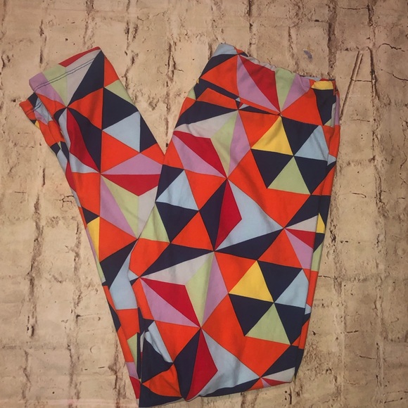 LuLaRoe Pants - LuLaRoe Tall & Curvy geometric leggings EUC
